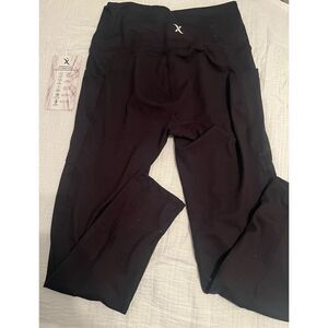 Elite + Fit Black Legging with Mesh Side Pockets NEW NWT